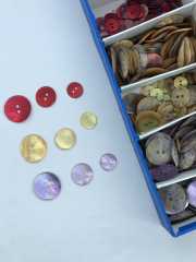 RENKLİ MAT SEDEF DÜĞME