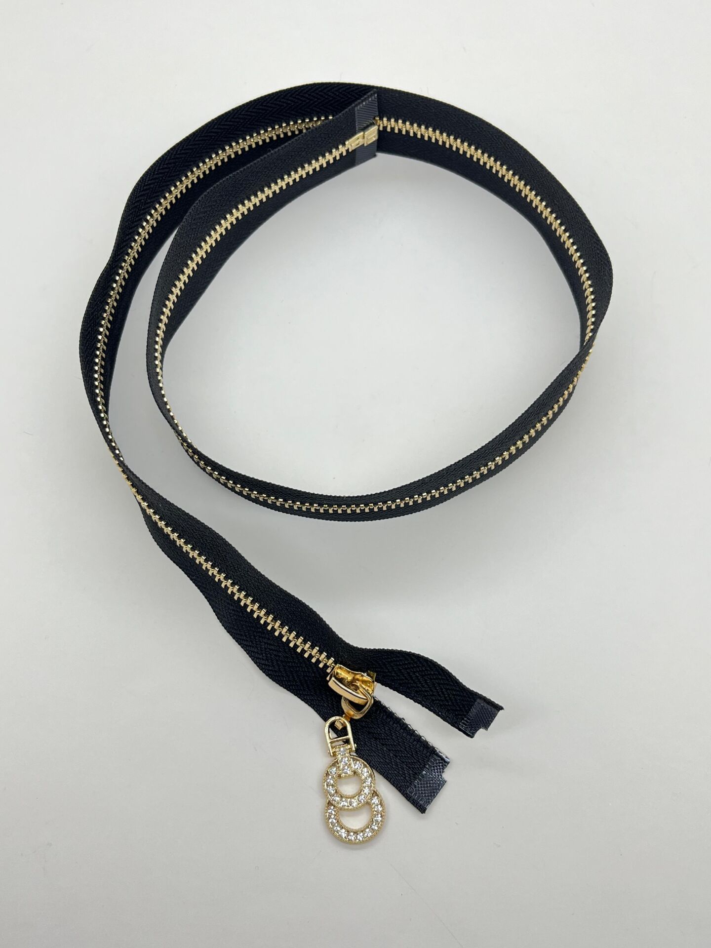 TAŞLI ELCİKLİ METAL DİŞLİ FERMUAR