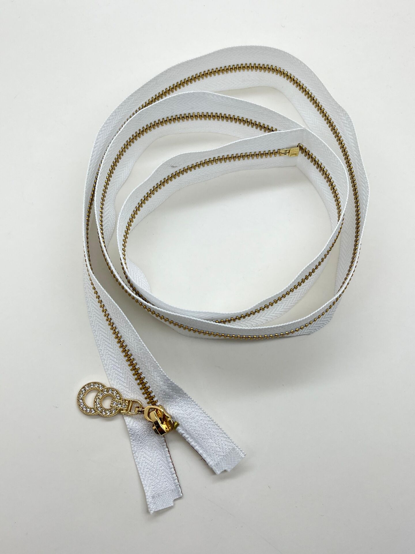 TAŞLI ELCİKLİ METAL DİŞLİ FERMUAR