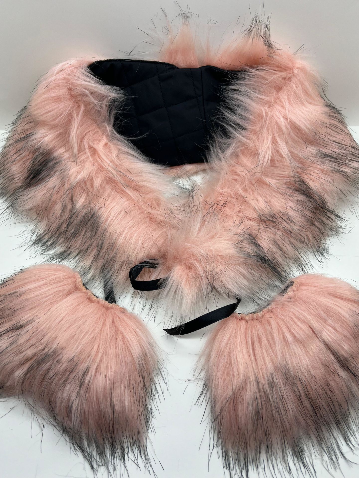 YAKA KÜRKÜ KIRÇILLI PEMBE