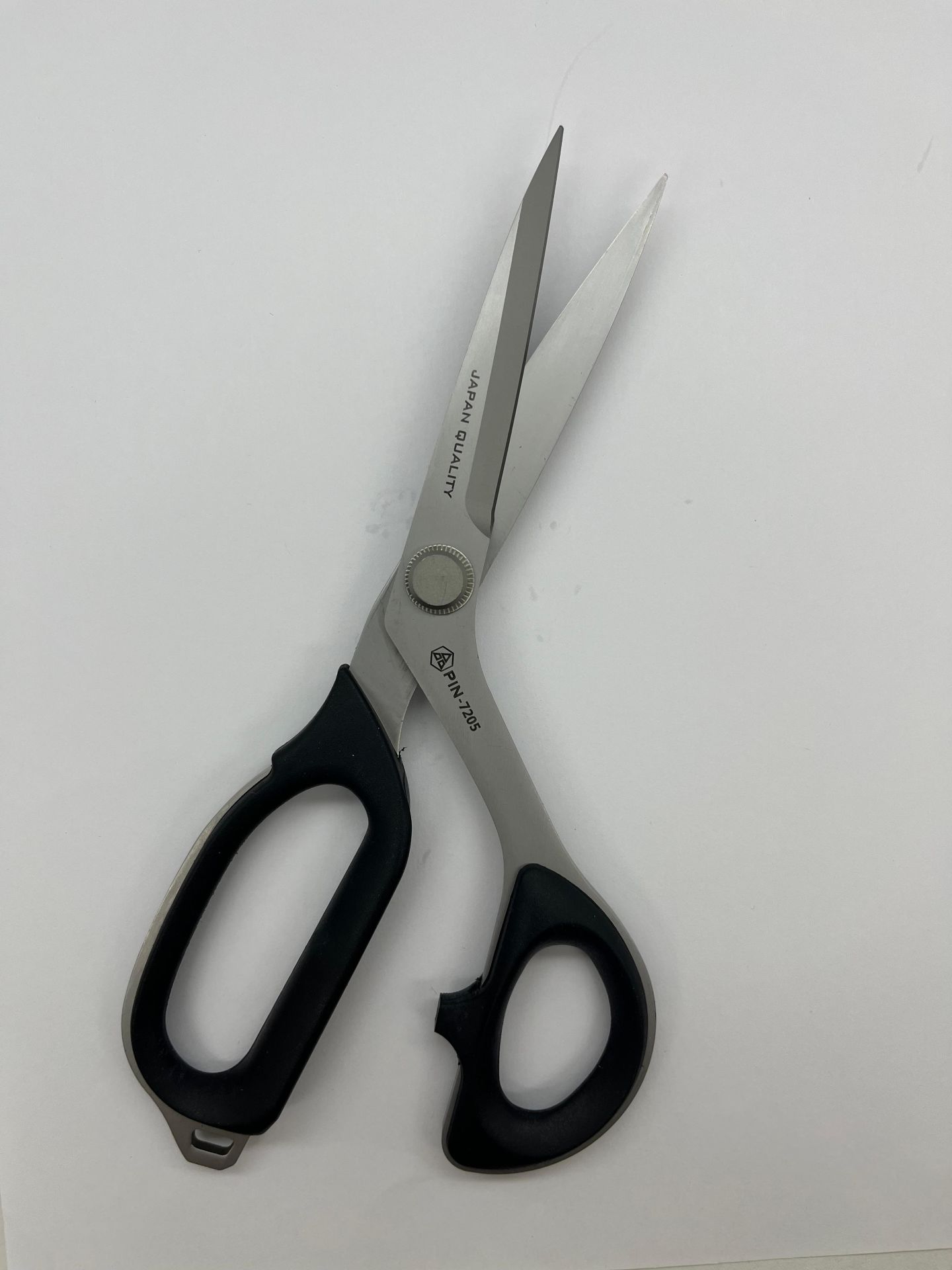 PIN PROFESYONEL TİTANYUM MAKAS 8inç