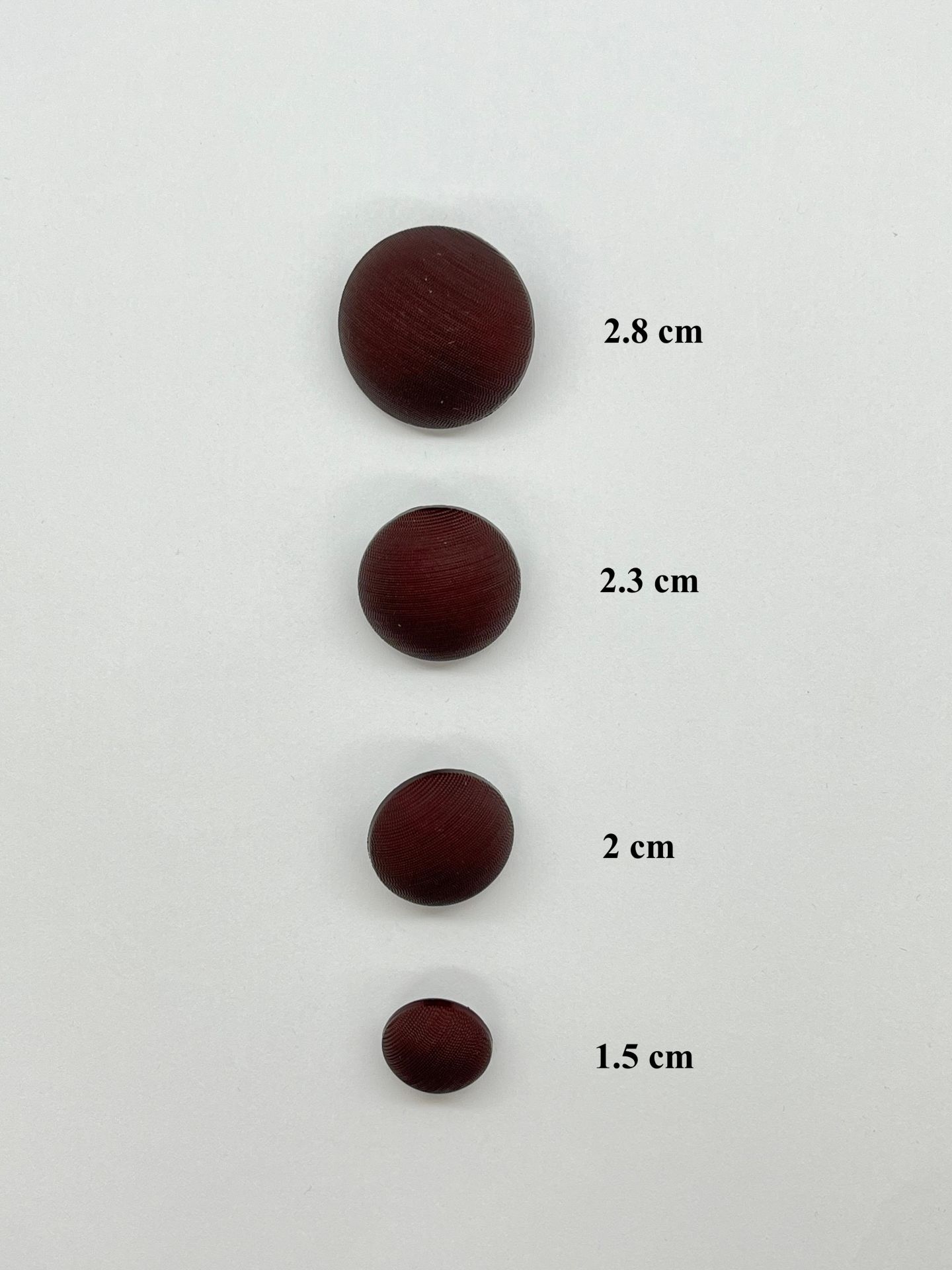 İTALYAN PLASTİK BOMBELİ BORDO DÜĞME