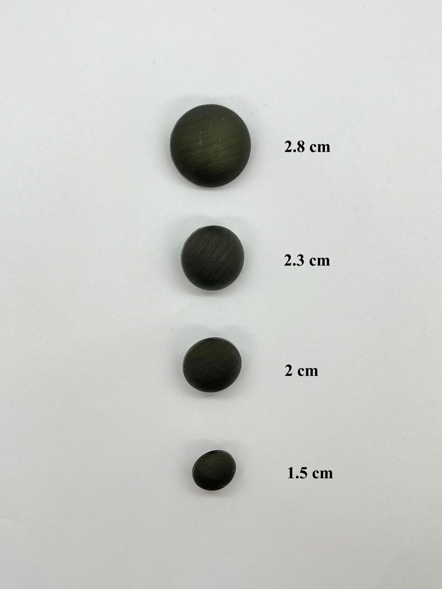 İTALYAN PLASTİK BOMBELİ HAKİ DÜĞME